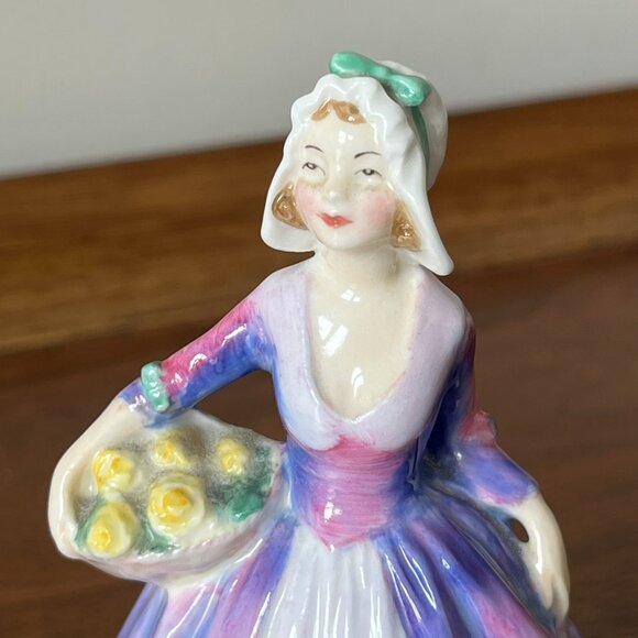 Royal Doulton "Janet" M75 Mini 4" Lady Figurine Vintage Bone China England - Picture 4 of 12